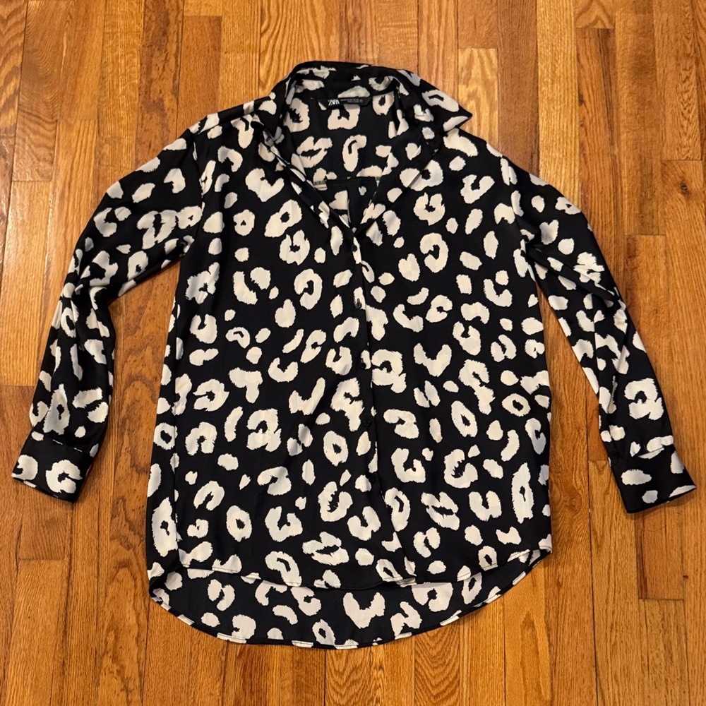 Zara Women’s Black and Cream Leopard Print Button-Front Blouse XS